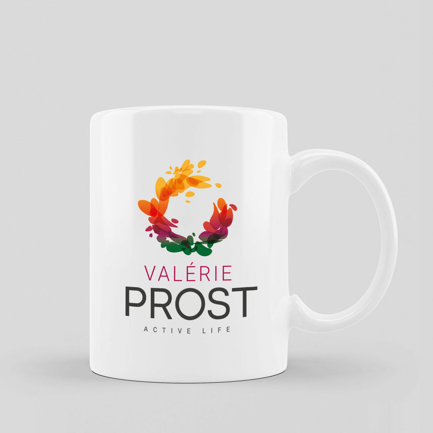 Tasse blanche avec le logo de Valérie PROST